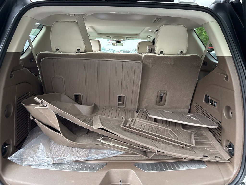Used 2022 White GMC Denali image 13