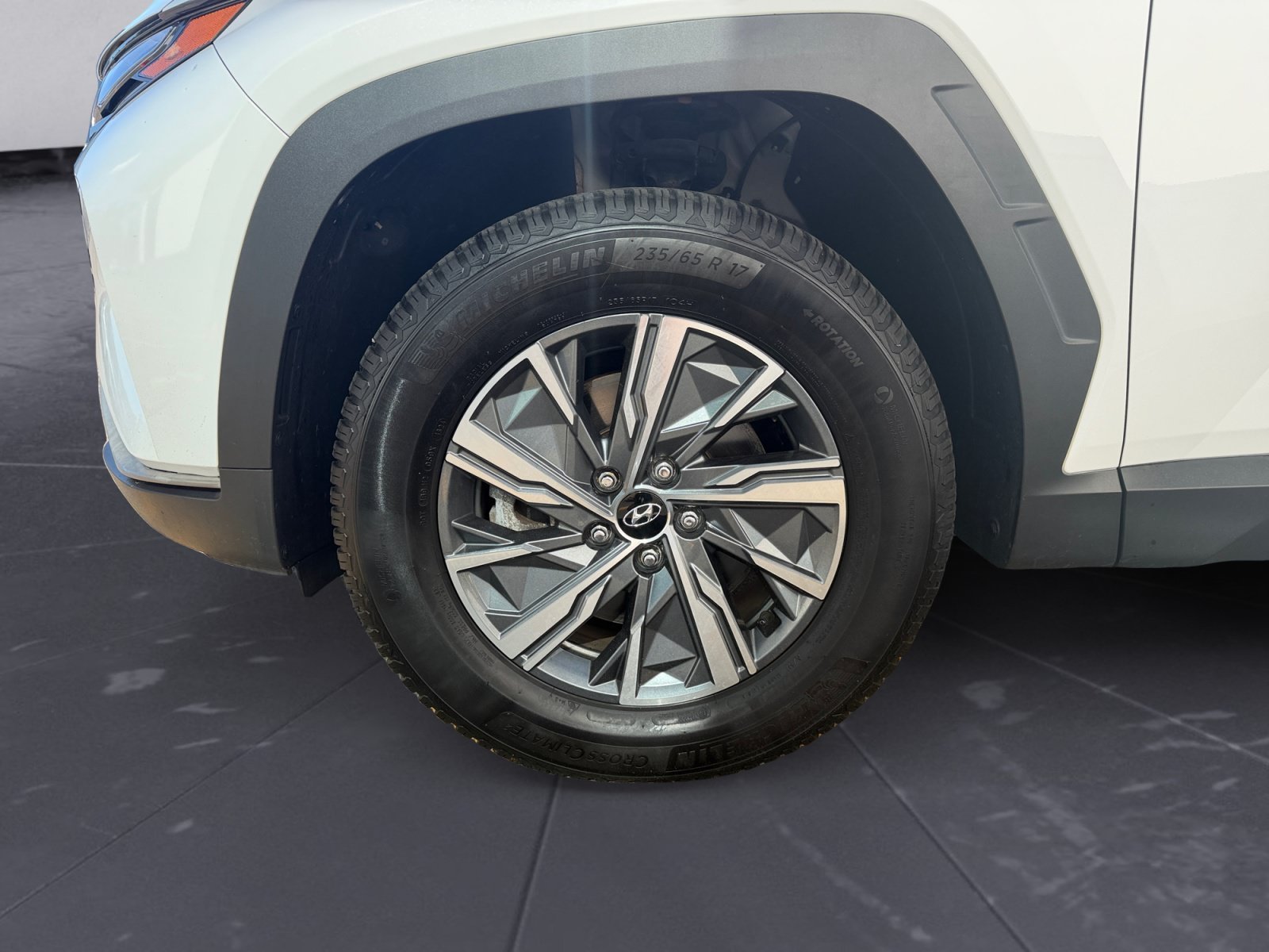 Used 2022 Quartz White Hyundai Blue image 42
