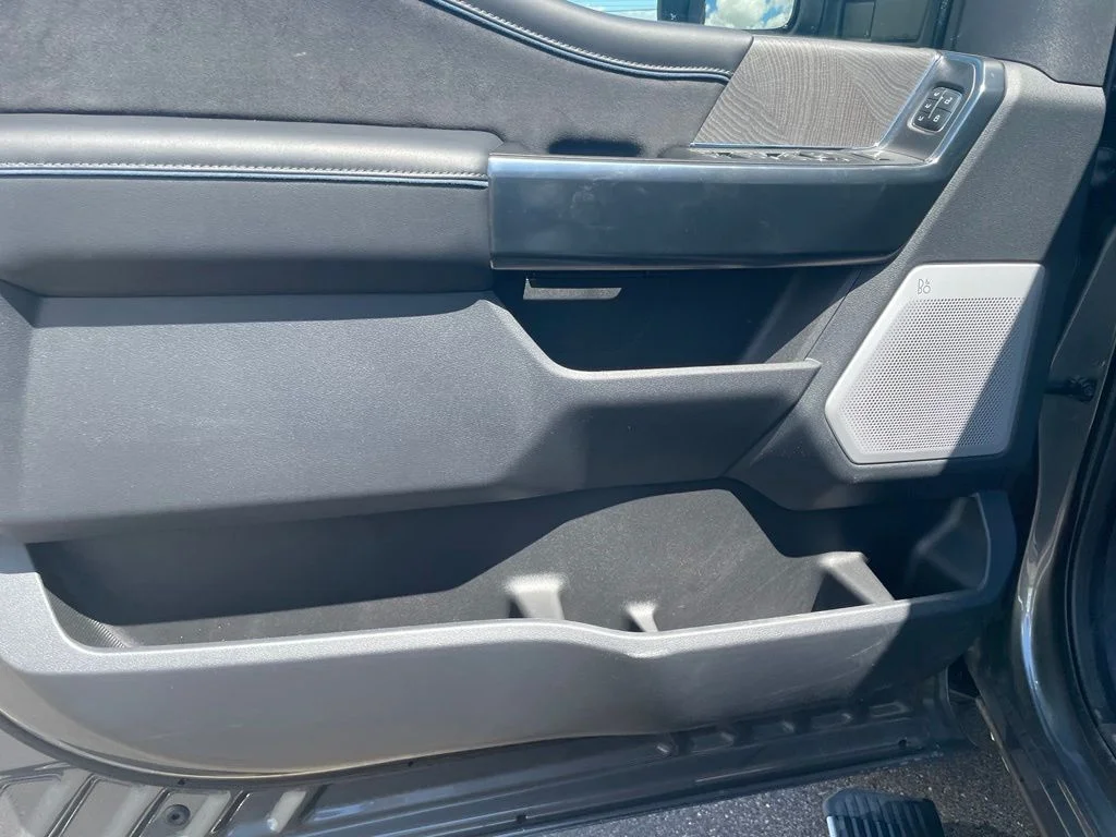 2025 Ford F-350 Super Duty Platinum - Photo 13