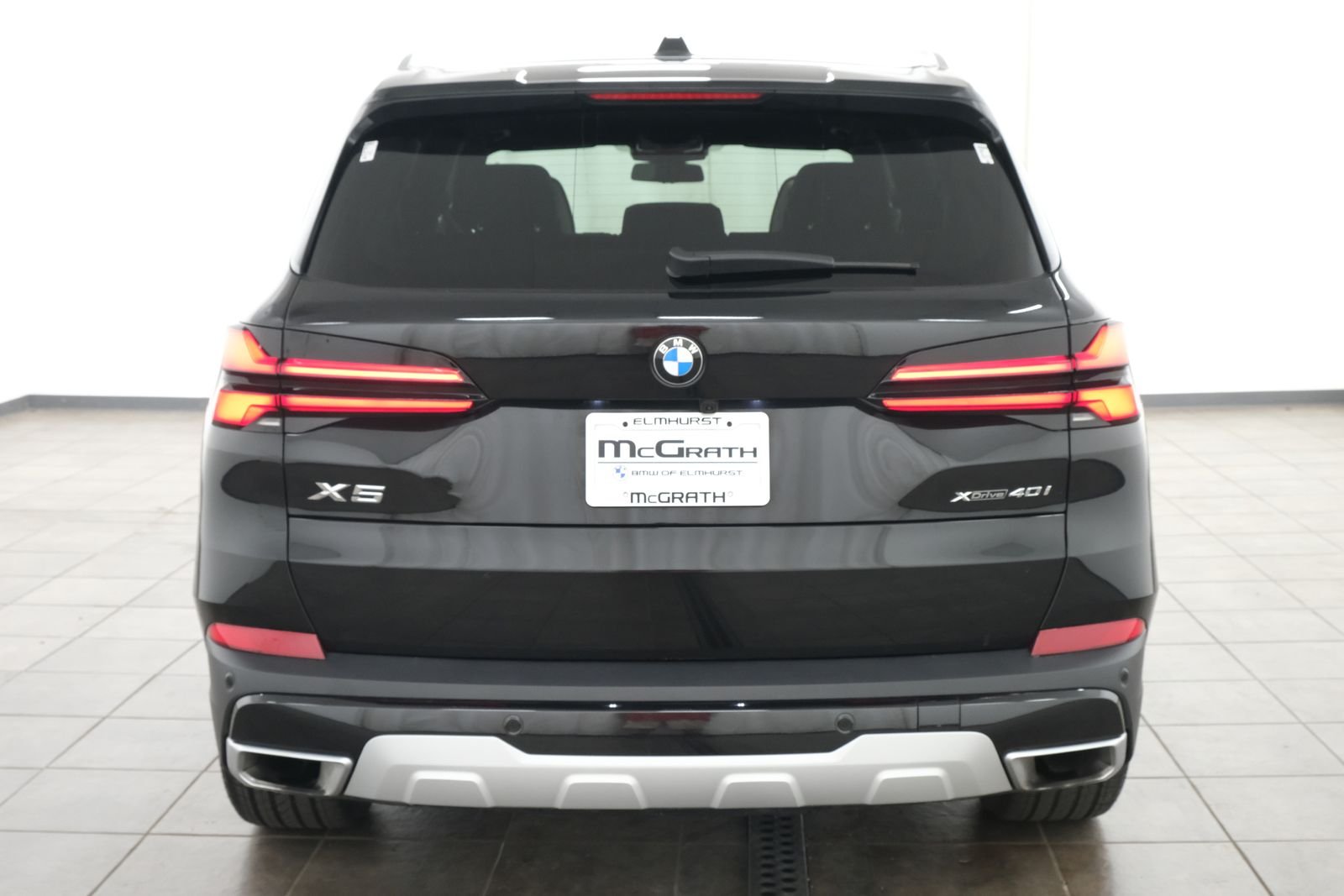 Certified Used 2026 Black Sapphire Metallic BMW xDrive40i image 4