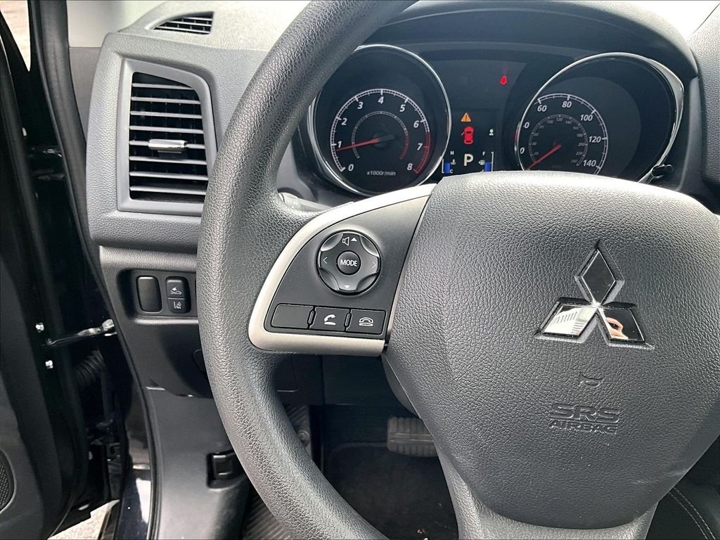 Used 2025 Alloy Silver Metallic Mitsubishi  image 23