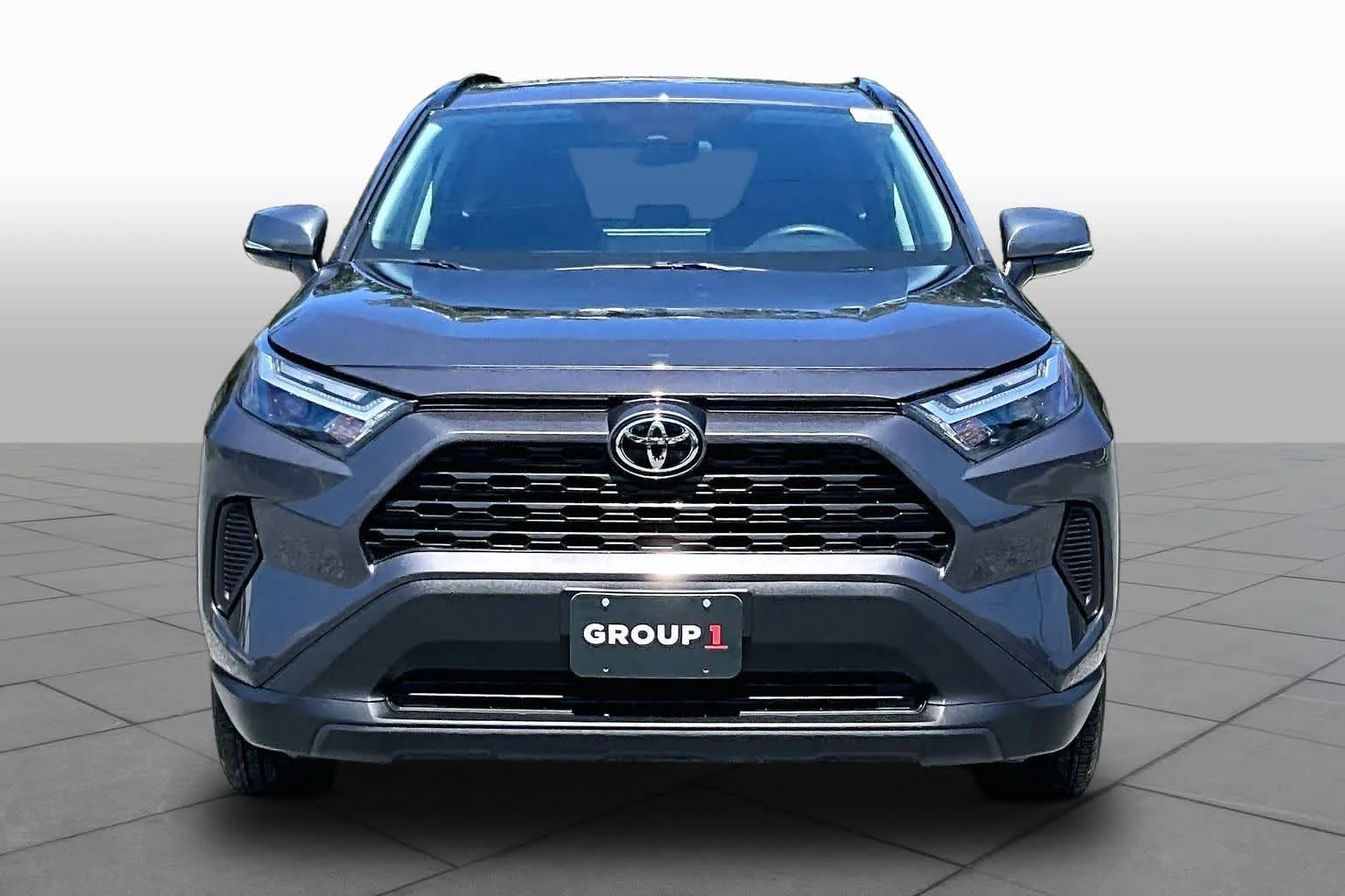 Used 2025 Magnetic Gray Metallic Toyota XLE image 4