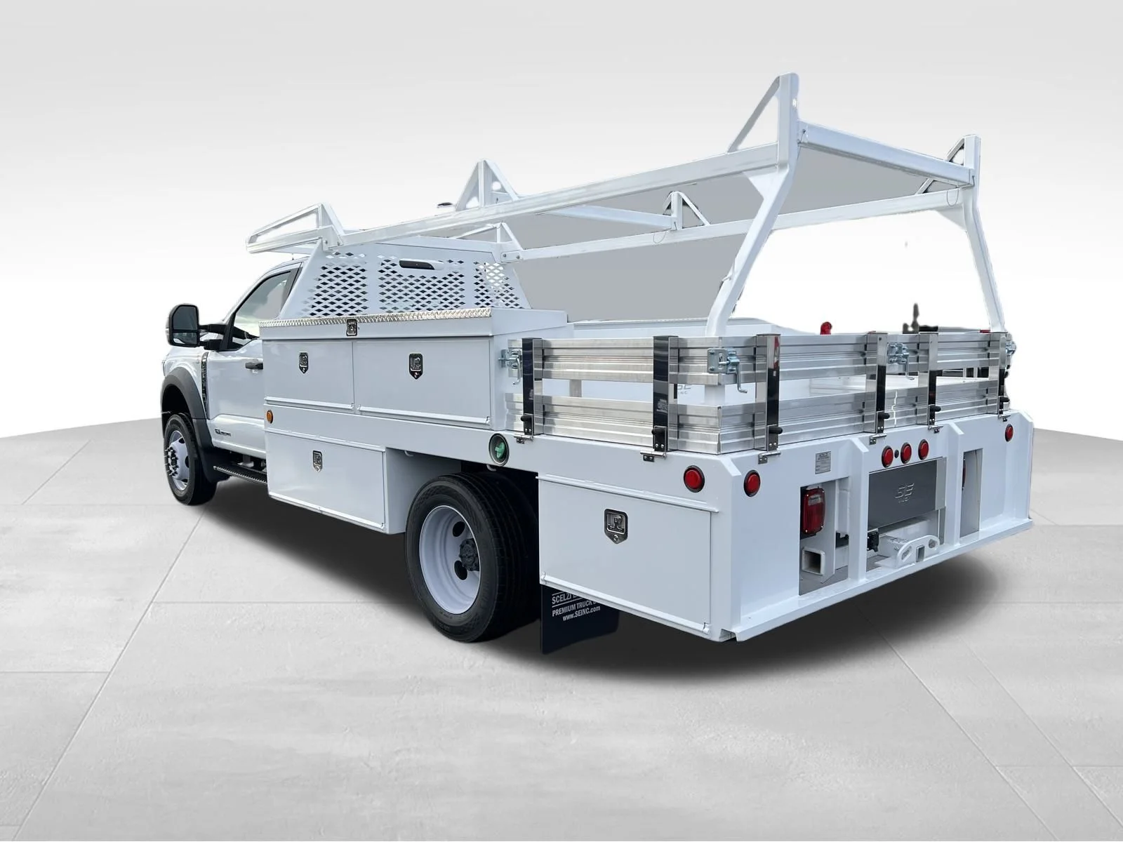 2024 Ford F-550 Super Duty Chassis Cab XL - Photo 8
