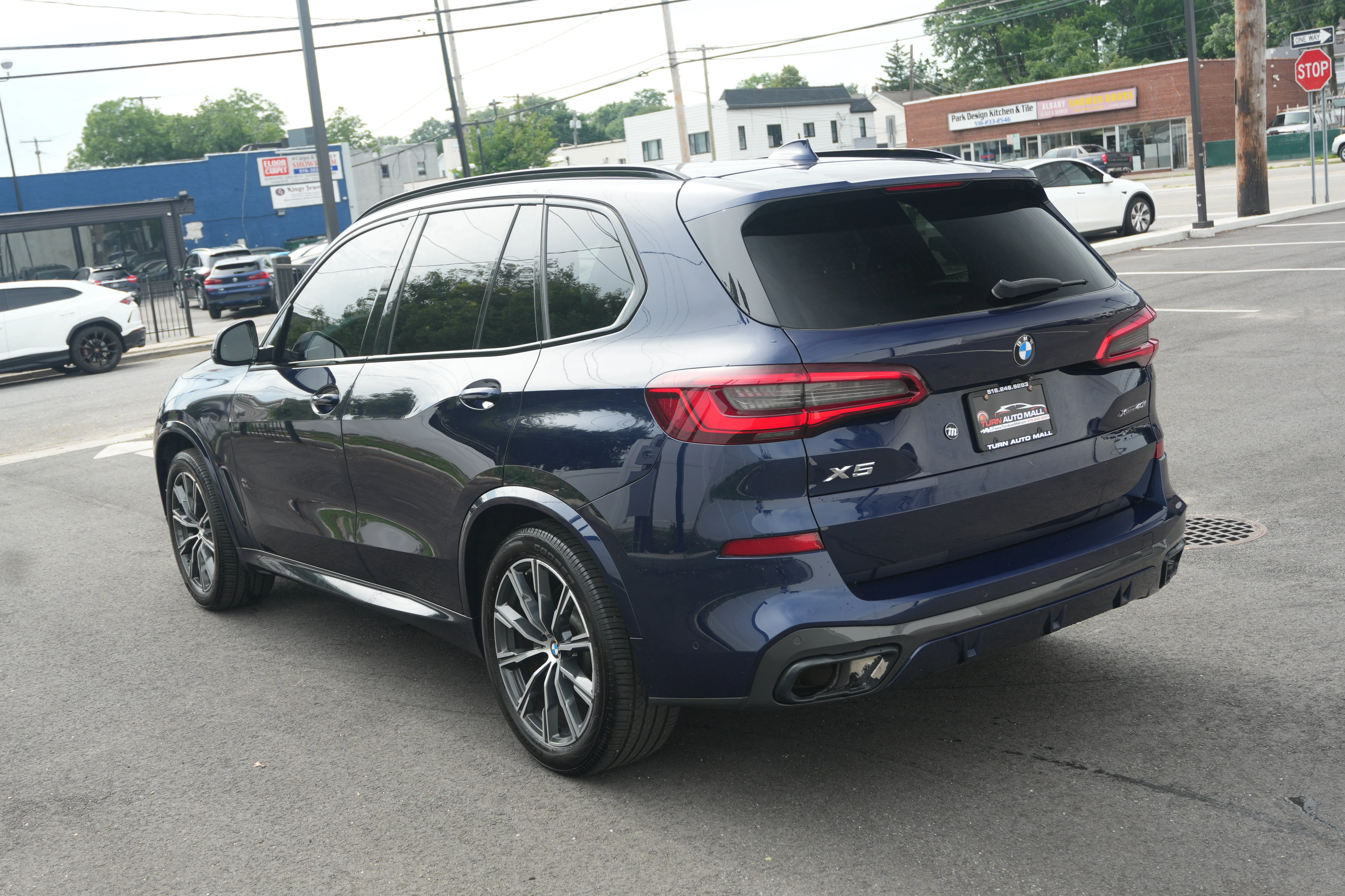 Used 2019 Tanzanite Blue II Metallic BMW xDrive40i image 7