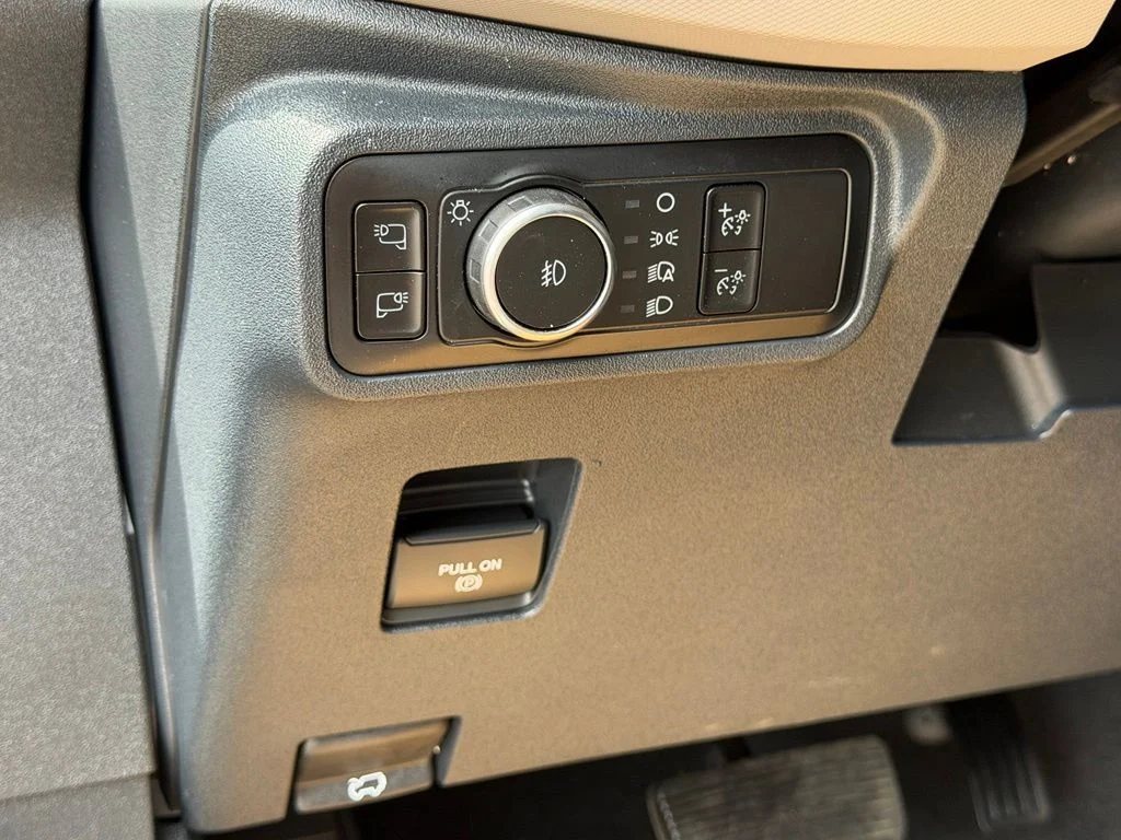 Used 2023 Black Ford Wildtrak image 24
