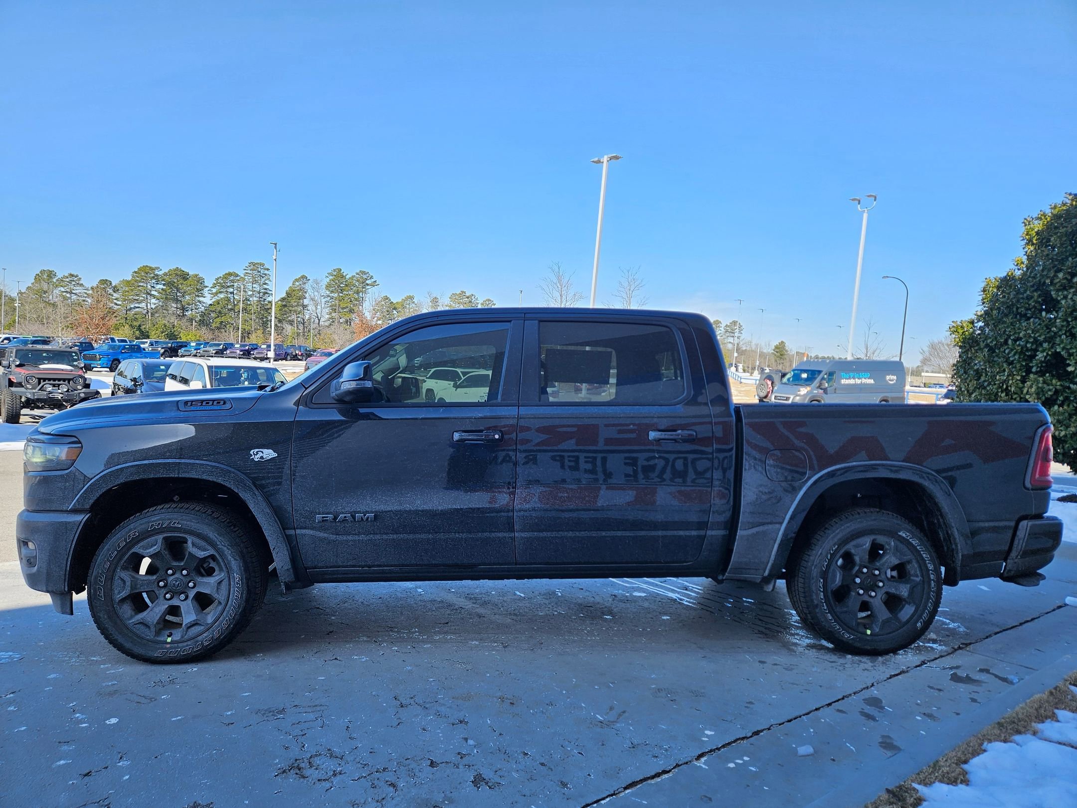 New 2026 Diamond Black Crystal Pearl-Coat Exterior Paint RAM Big Horn image 4