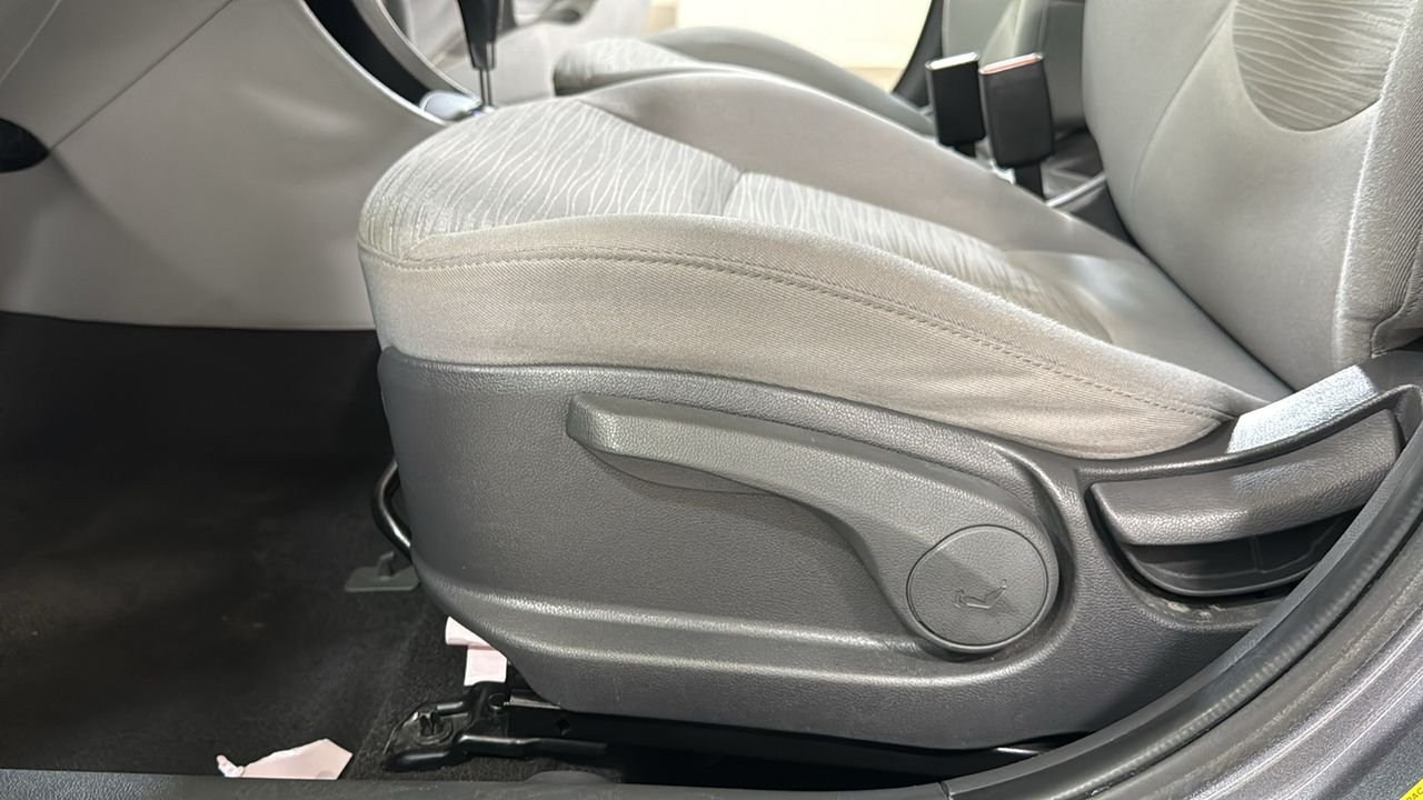Used 2017 Gray Hyundai SE image 14