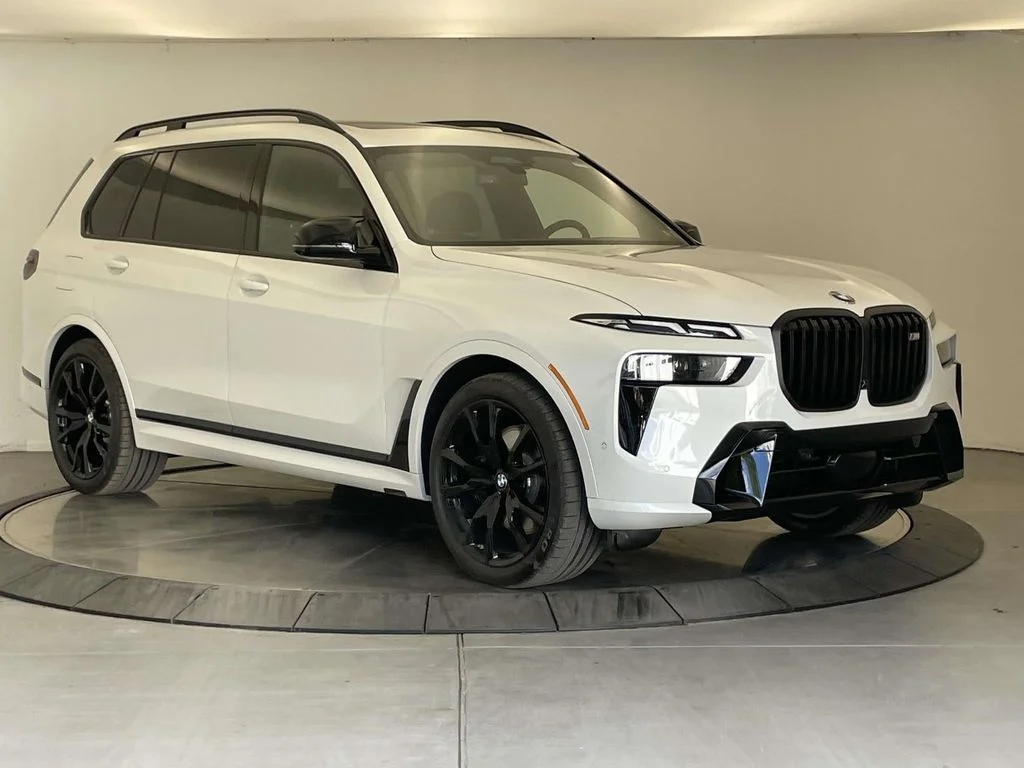 New 2027 White BMW M60i image 7