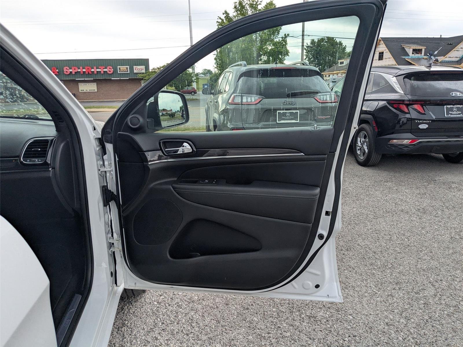 Used 2019 Bright White Clearcoat Jeep Overland image 31