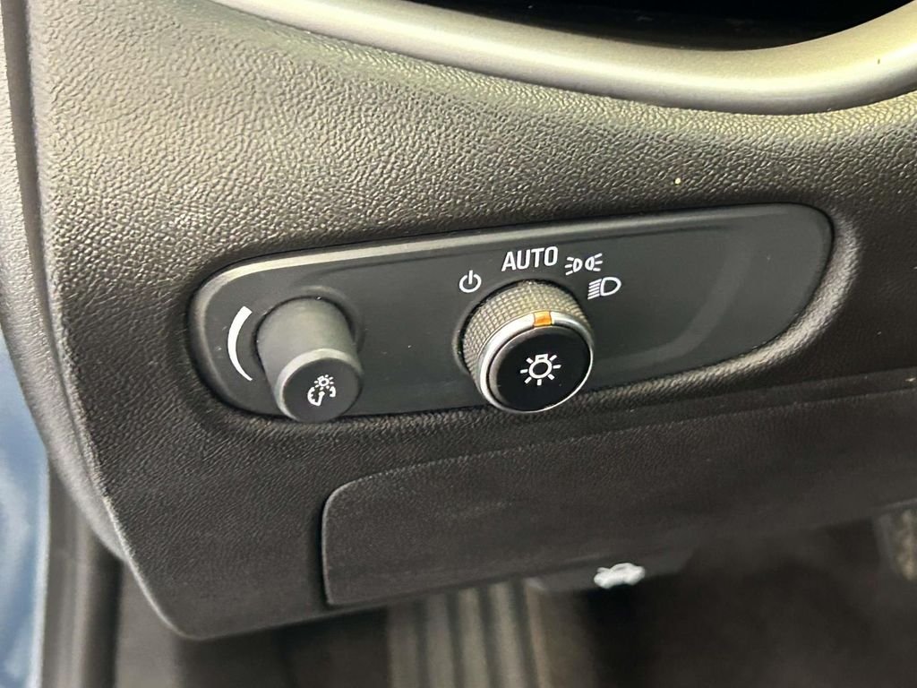 Used 2025 Blue Chevrolet LT image 17