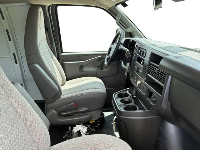 New 2026 Summit White Chevrolet WT image 13