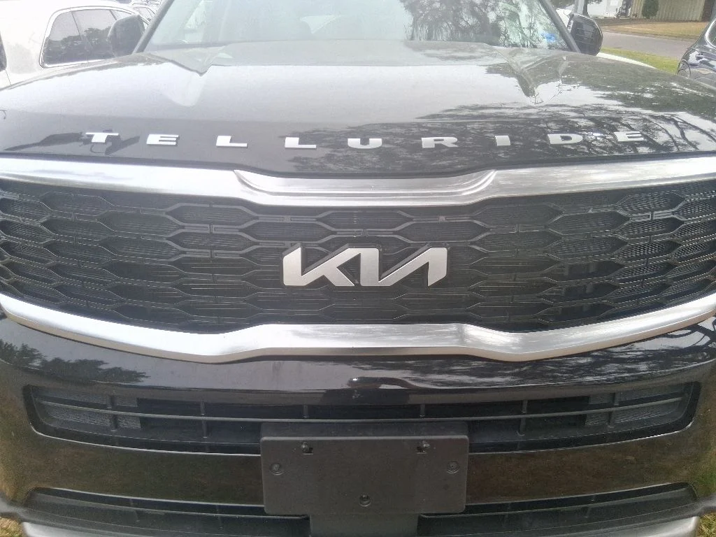 Used 2022 Black Kia EX image 14