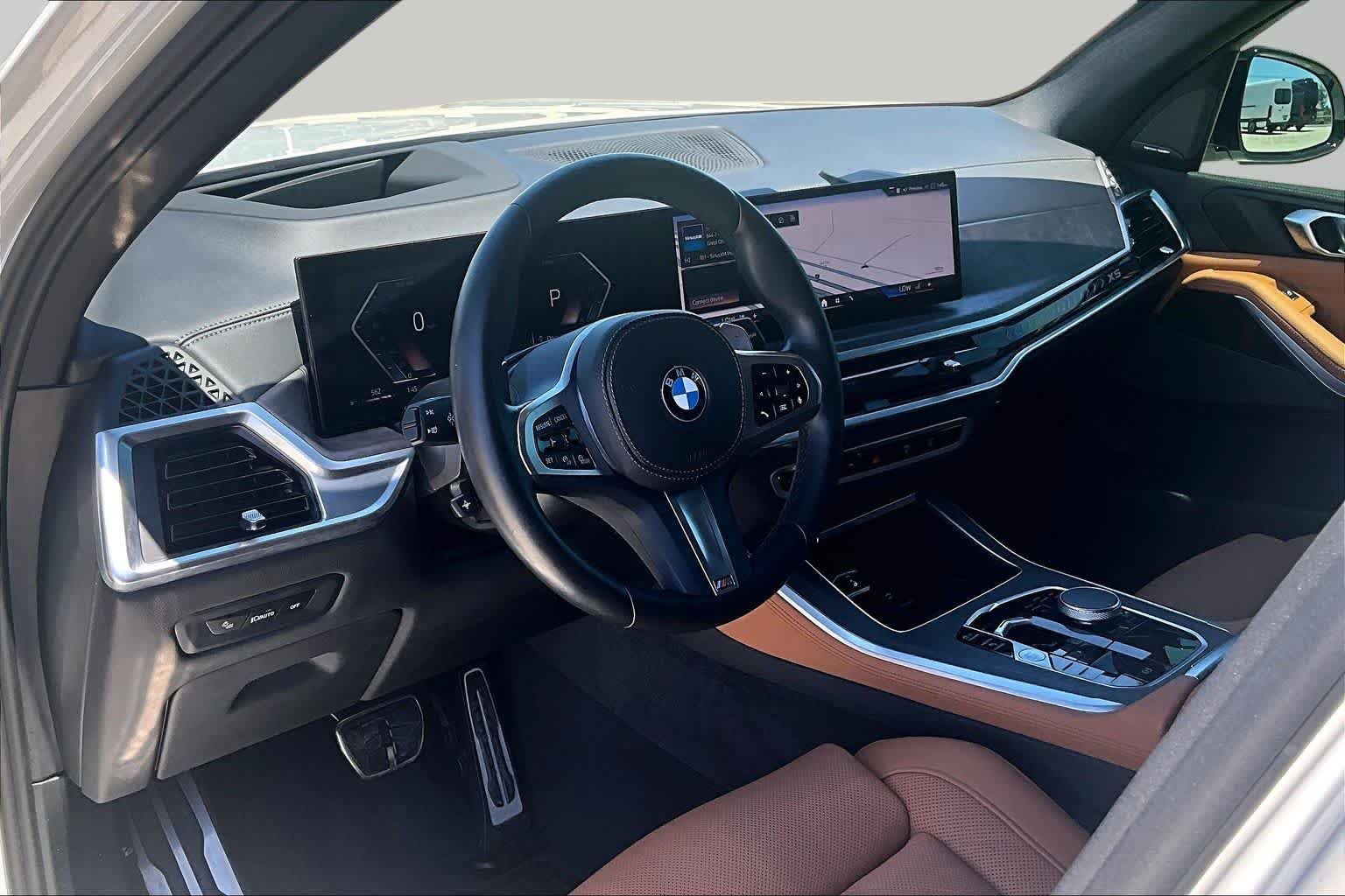 Used 2024 Mineral White Metallic BMW xDrive40i image 16