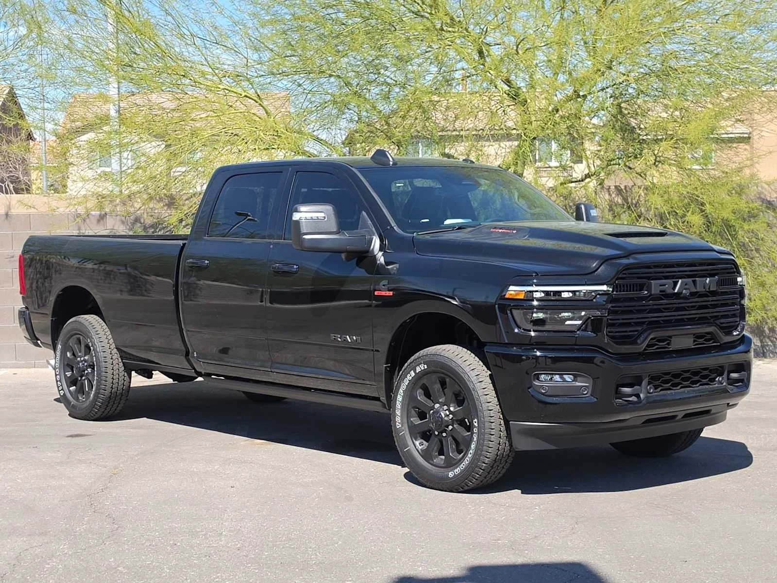 New 2026 Diamond Black Crystal Pearl-Coat Exterior Paint RAM Laramie image 3