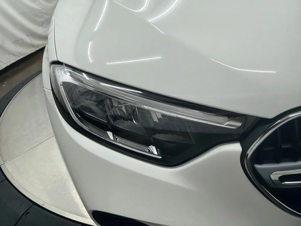 New 2027 White Mercedes-Benz GLC 300 image 10