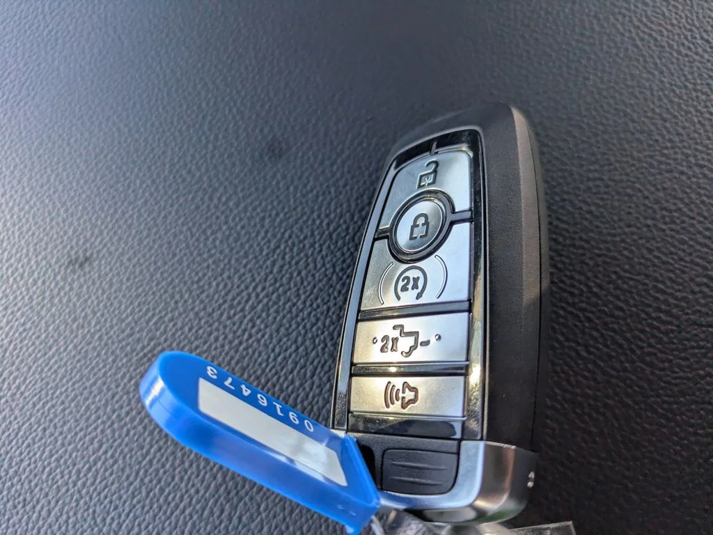 New 2026 Oxford White Ford XLT image 35