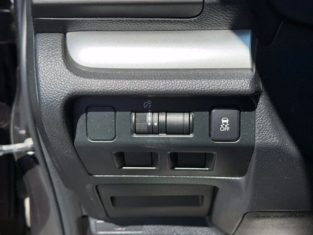 Used 2015  Subaru Premium image 25