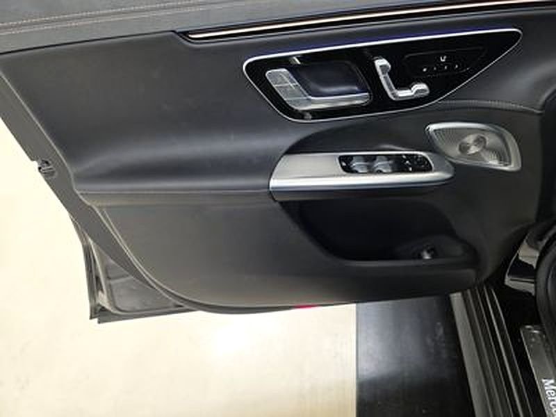 Used 2023 Black Mercedes-Benz 350+ SUV image 9