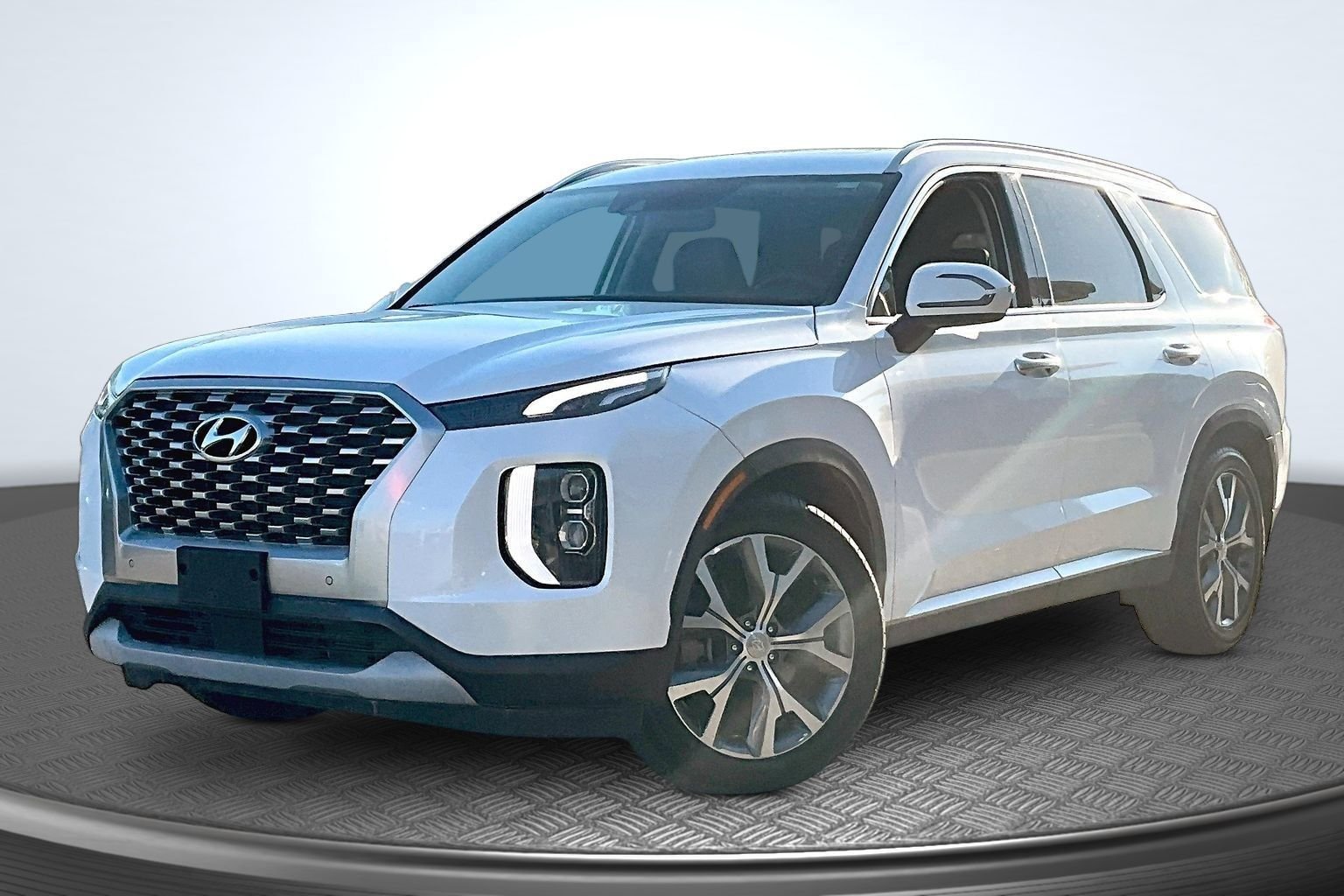 Certified Used 2022 White Hyundai SEL image 1