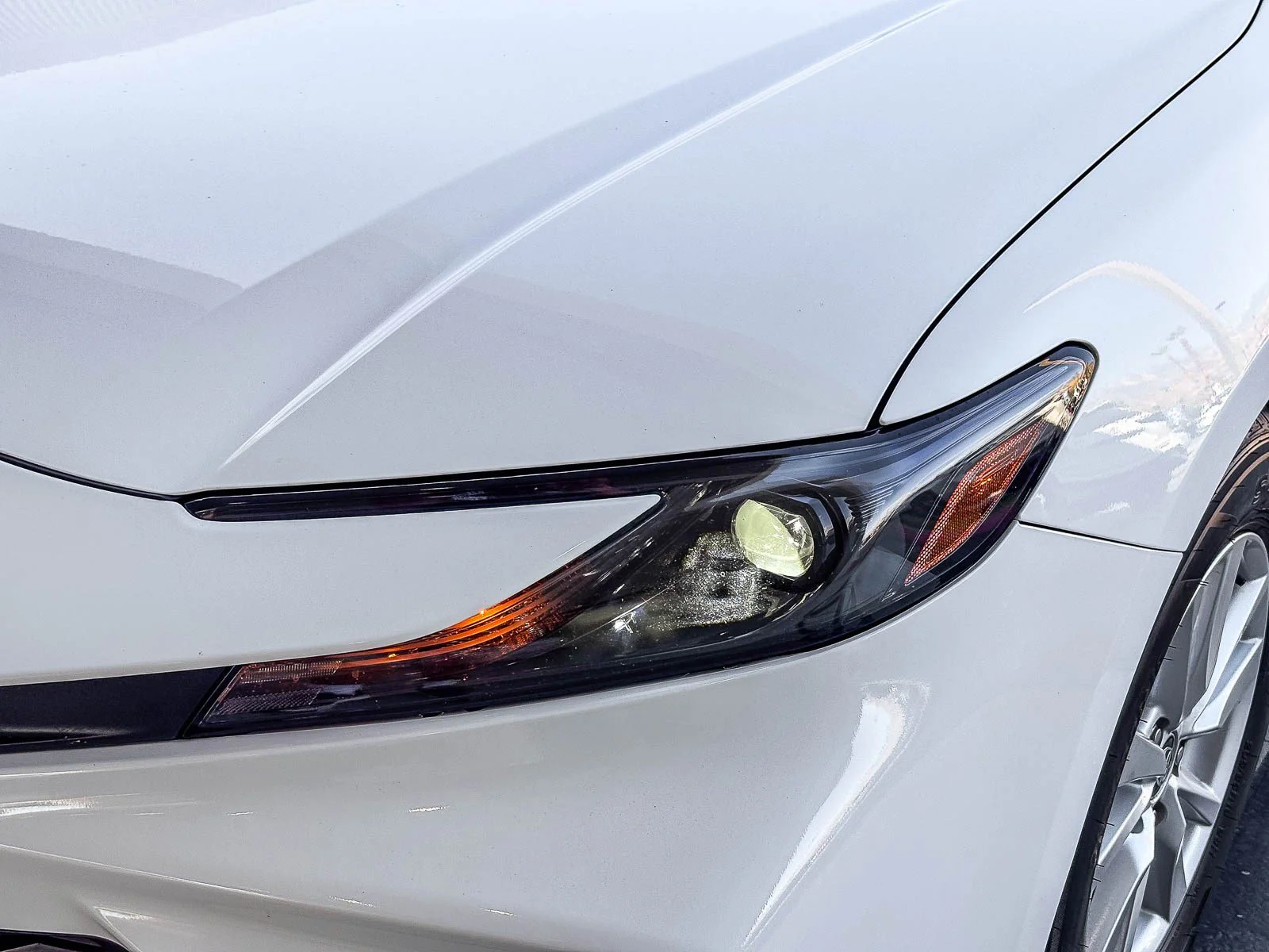 Used 2025 Ice Cap Toyota LE image 9