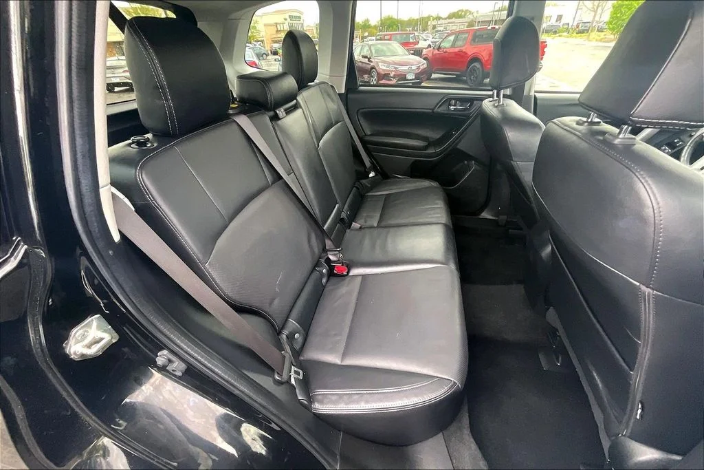 Used 2017 Black Subaru 2.5i Limited image 29