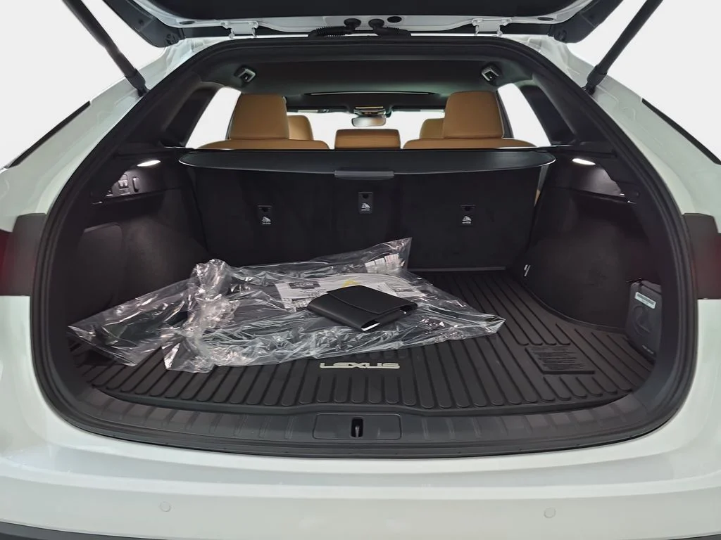 New 2026 Eminent White Pearl Lexus PREMIUM image 12