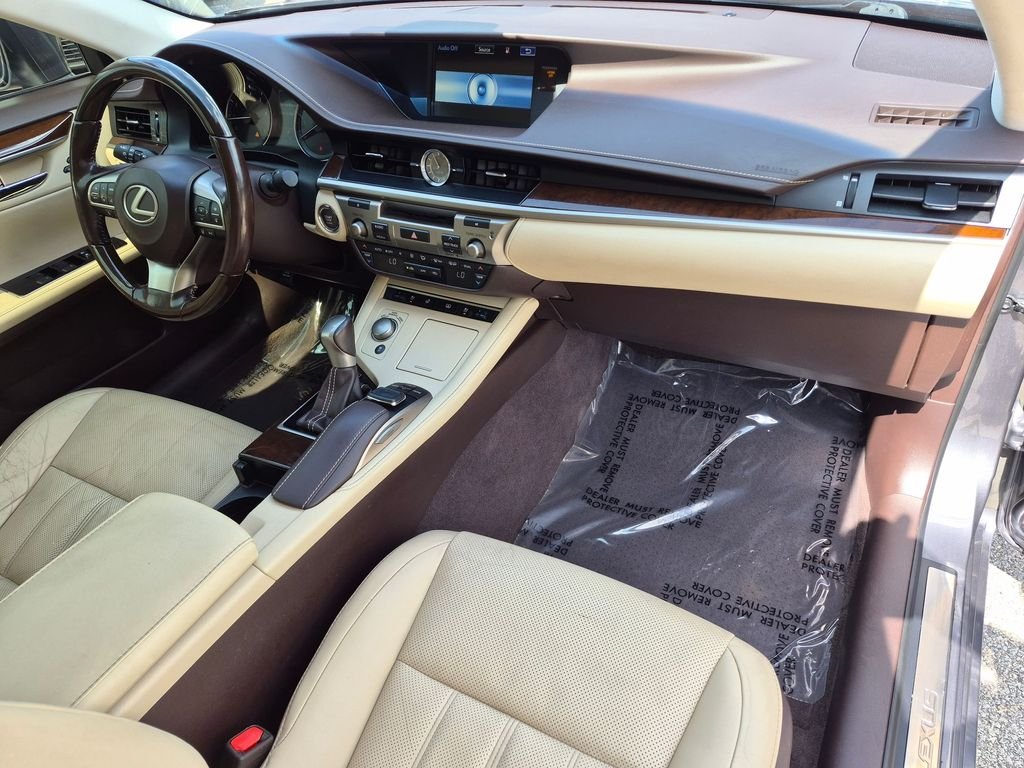 Used 2016 Gray Lexus 350 image 33
