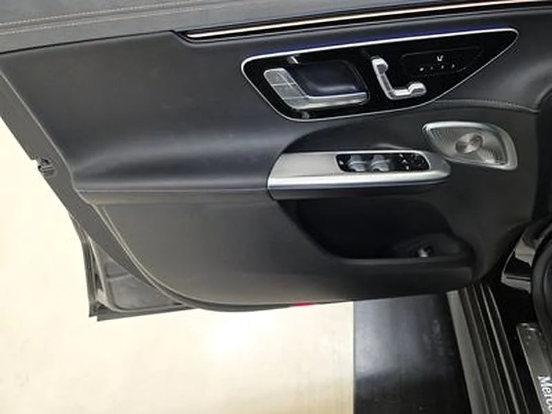 Used 2023 Black Mercedes-Benz 350+ SUV image 9