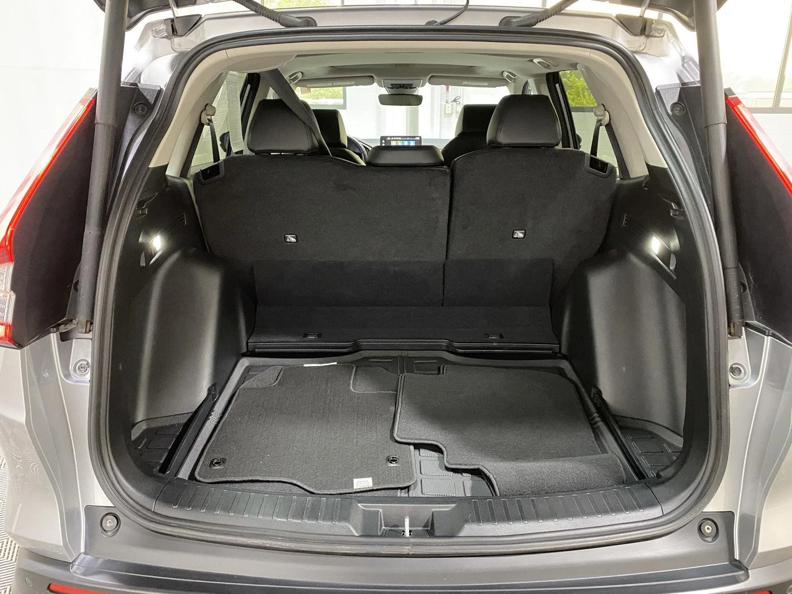 Used 2024 Lunar Silver Metallic Honda EX-L image 14