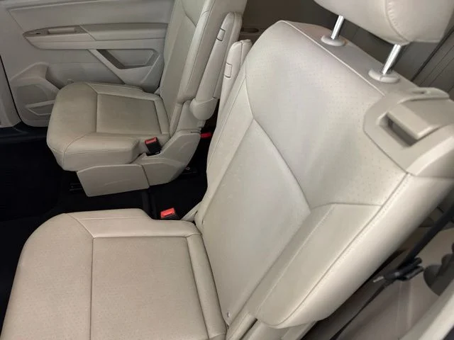 Used 2020 White Volkswagen 2.0T SE w/Technology image 28