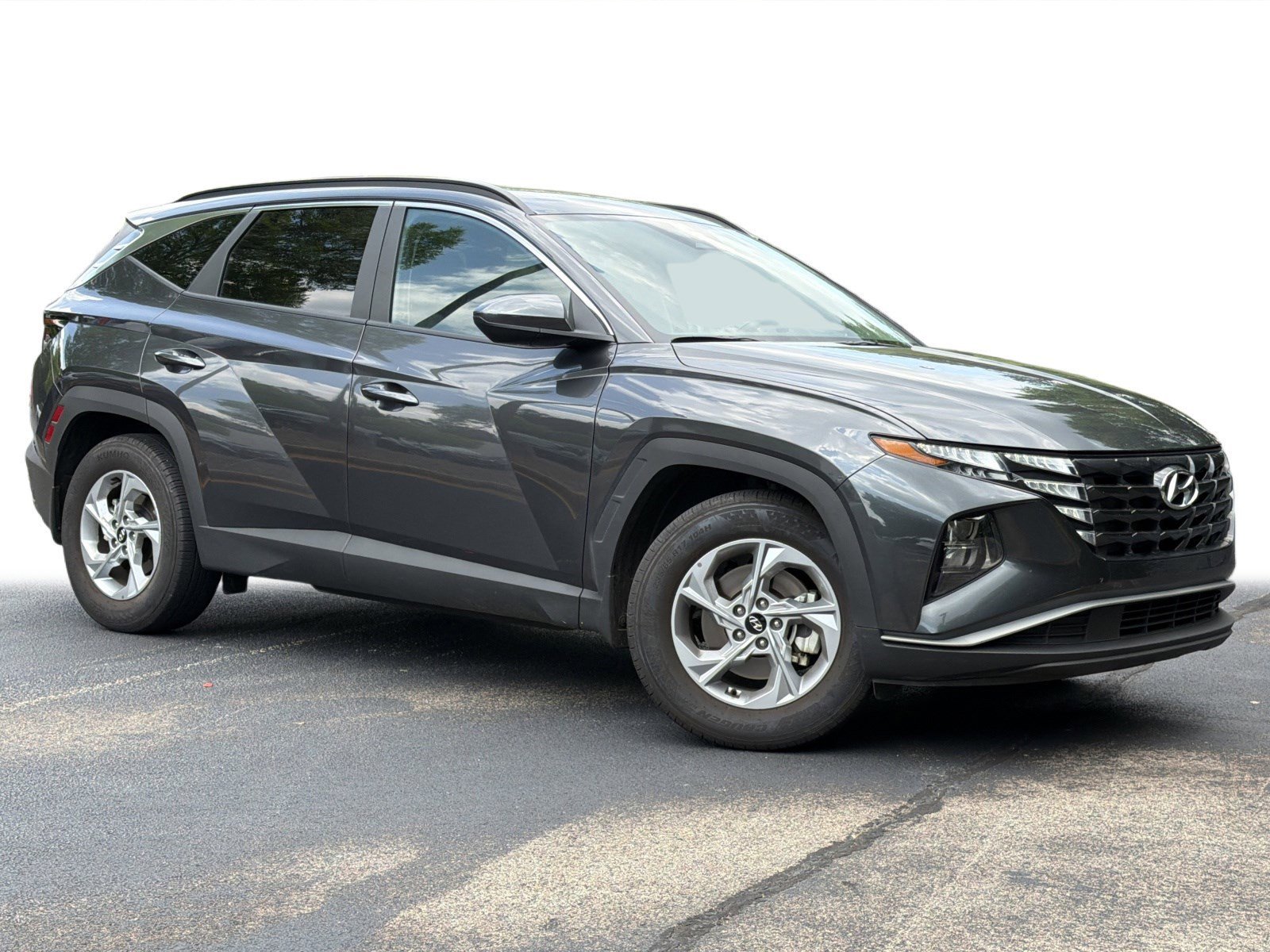 Used 2024 Dark Gray Metallic Hyundai SEL image 2
