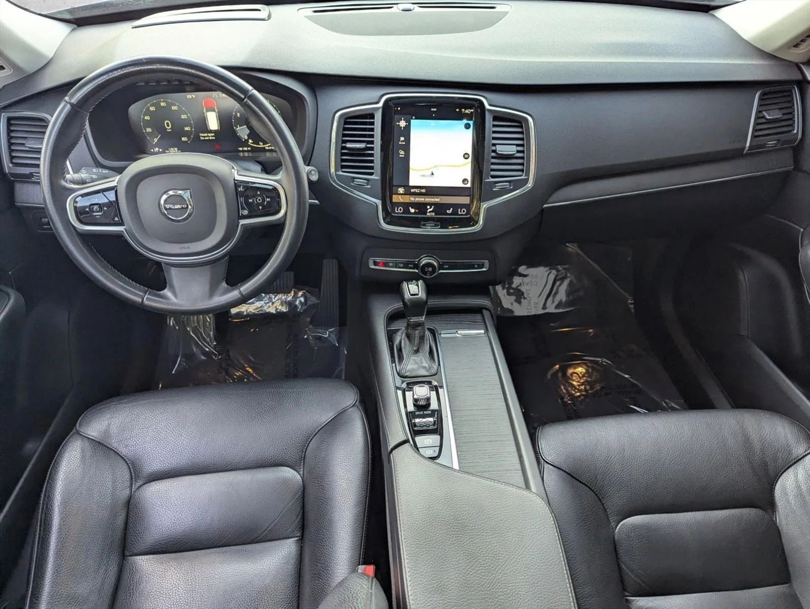 Used 2020 Bright Silver Metallic Volvo Momentum image 18
