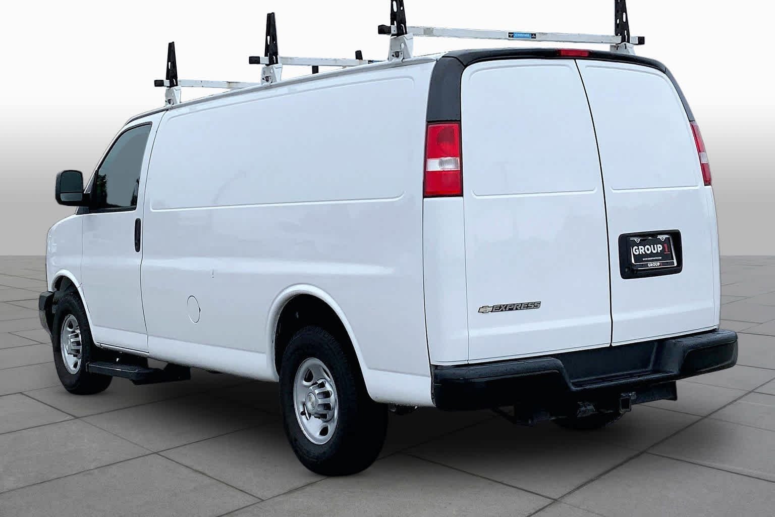 Used 2021 SUMMIT WHITE Chevrolet RWD 2500 Regular Wheelbase WT image 10