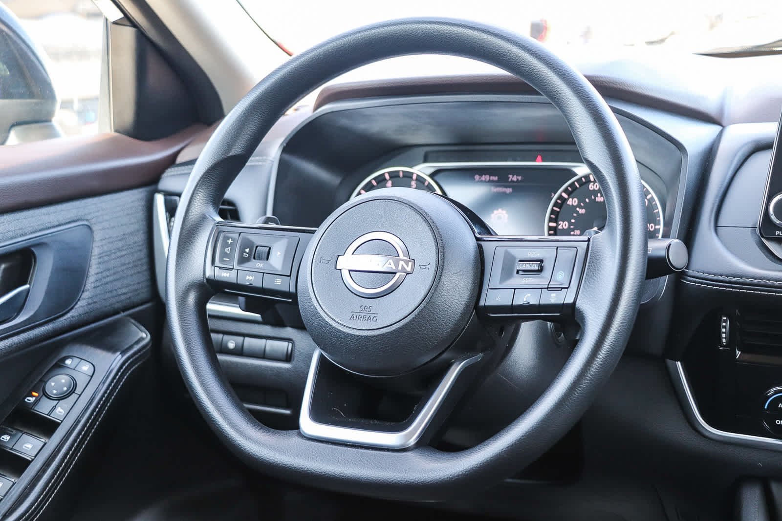 Used 2022 Super Black Nissan SV image 15