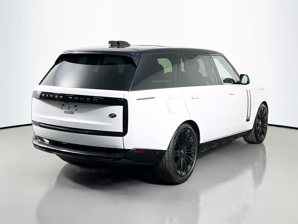 Used 2022 Fuji White Land Rover SE image 5