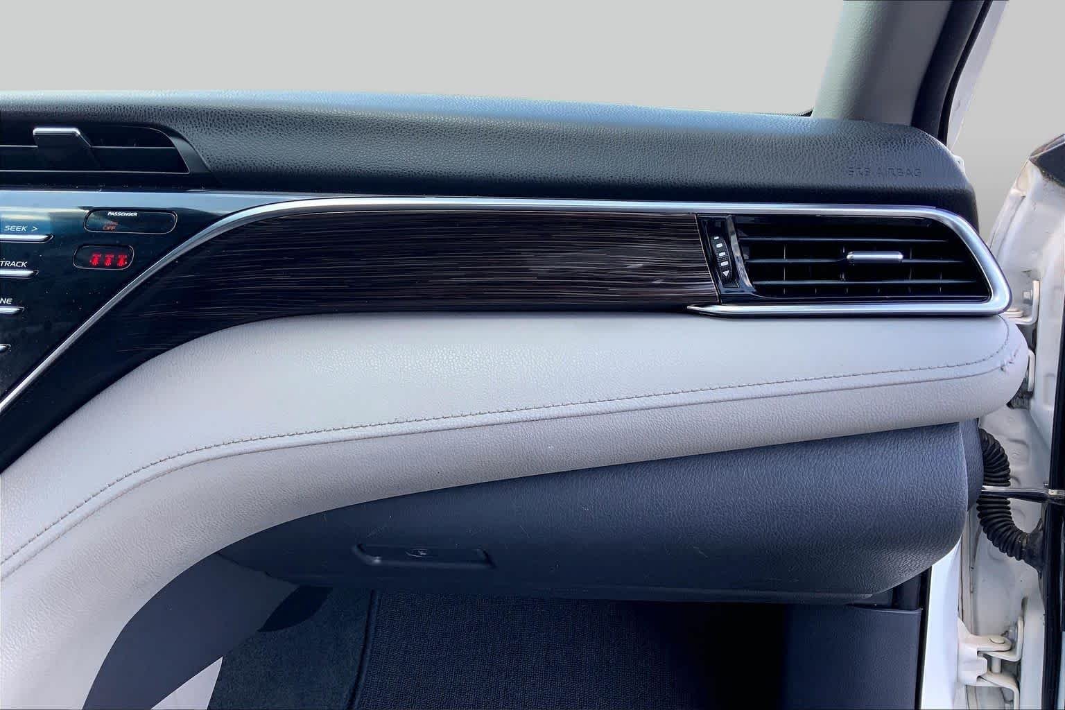 Used 2018 Super White Toyota LE image 18