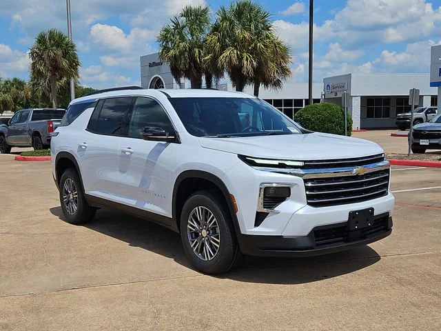 2026 Chevrolet Traverse FWD LT's photo