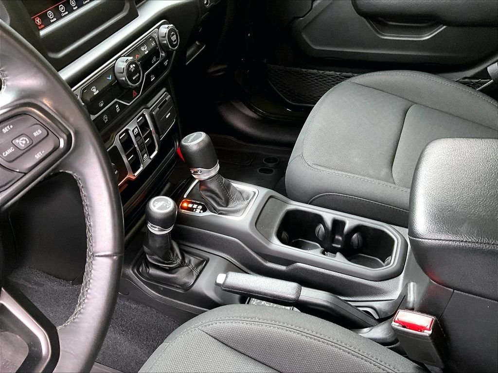 Used 2022 Green Jeep Sport image 16
