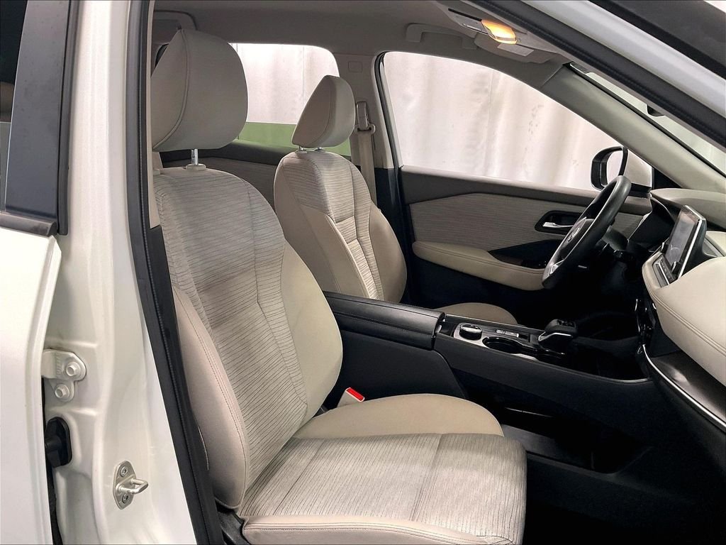 Used 2023 White Nissan SV image 11