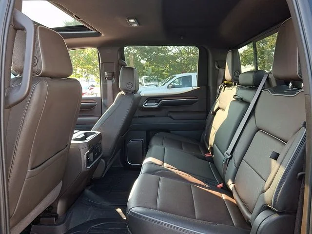 Used 2025 Black GMC Denali image 4
