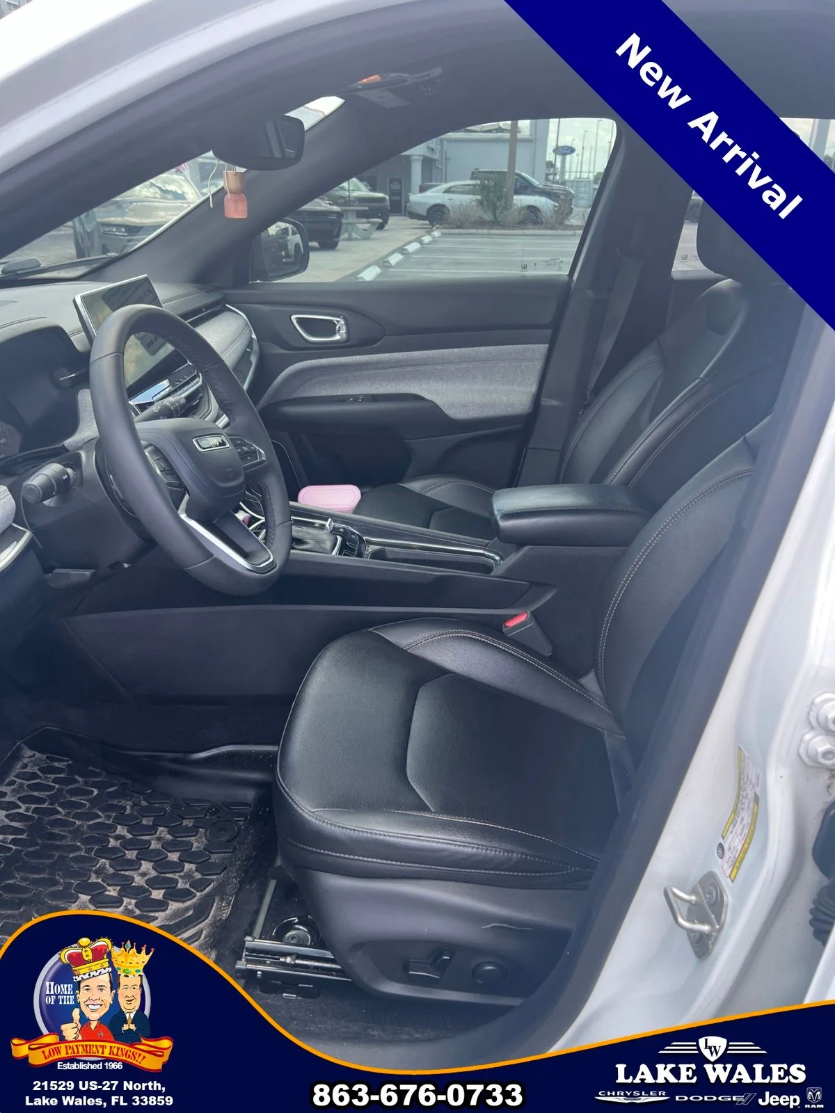 Used 2023 White Jeep Latitude Lux image 14