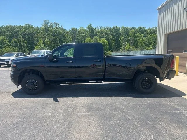 New 2026 Diamond Black Crystal Pearl-Coat Exterior Paint RAM LARAMIE image 7