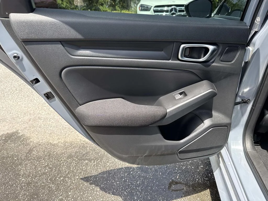 Used 2022  Honda Sport image 12