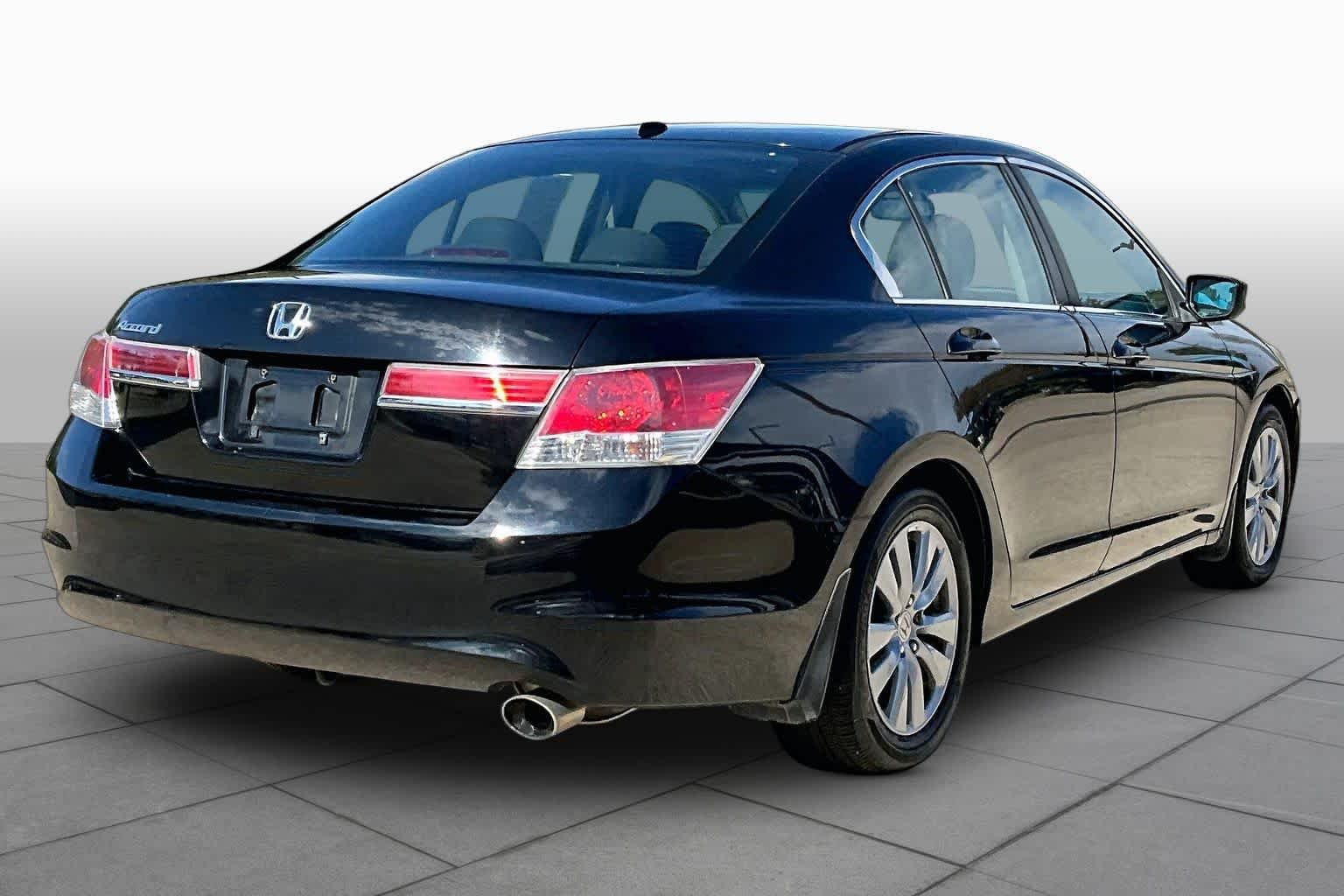 Used 2011 Crystal Black Pearl Honda EX-L image 11