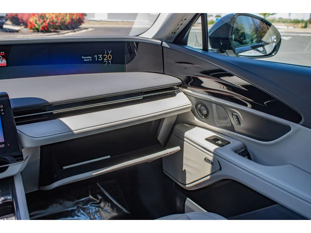 New 2026 Gray Matter Metallic Clearcoat Lincoln Reserve image 26