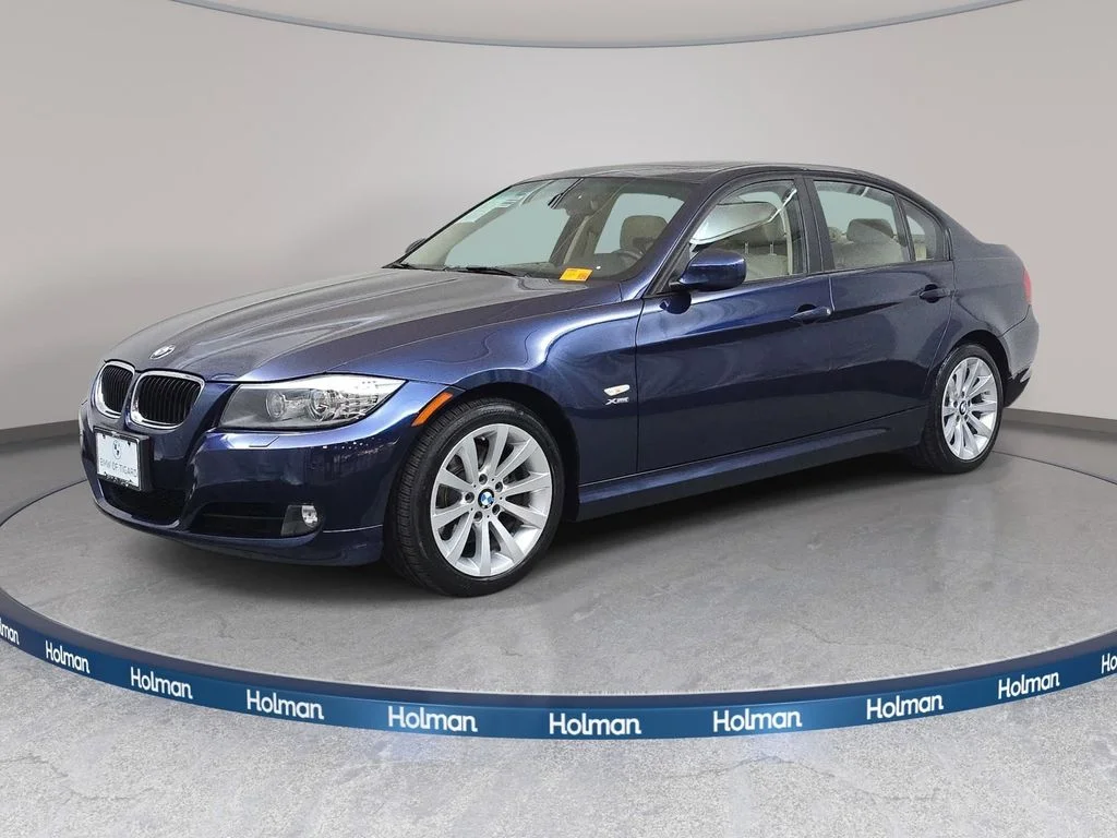 Used 2011 Deep Sea Blue Metallic BMW 328i xDrive image 1