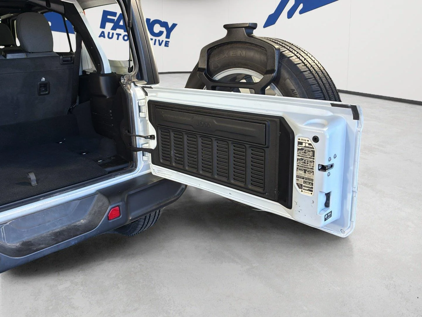 Used 2024 Bright White Clearcoat Jeep Sport S image 12