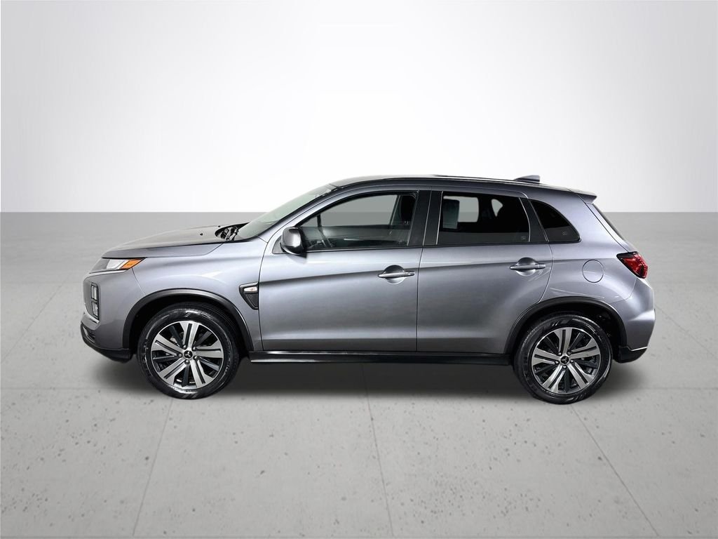 Used 2022  Mitsubishi 2.0 ES image 9