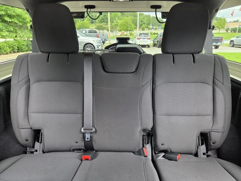 Used 2018 Billet Silver Metallic Clearco JEEP UNLIMITED SPORT S image 12