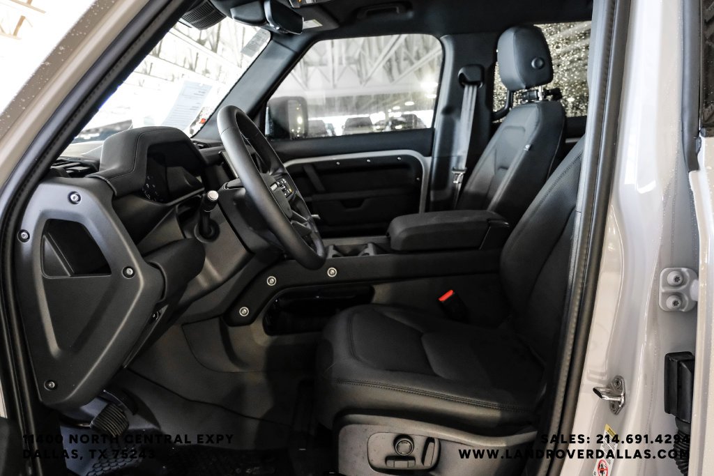 New 2026 Borasco Grey Metallic Land Rover S image 26